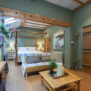  Bed & Breakfast Stable - Boutique